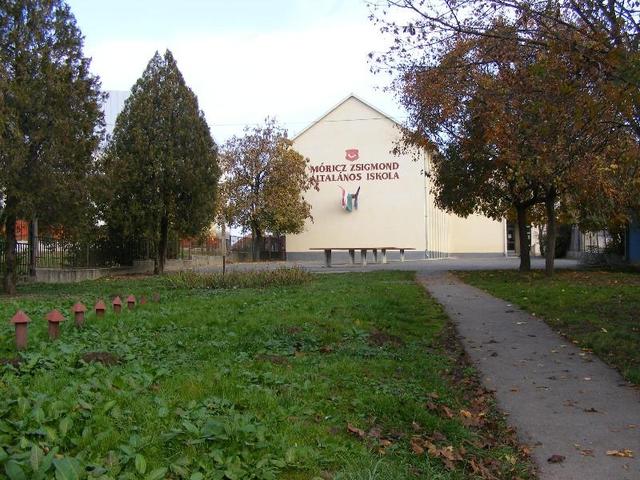 GYÖKEREIM - Prügy-i egykori iskolám ma.