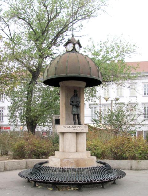 Budapest, belváros - Podmaniczky szobor