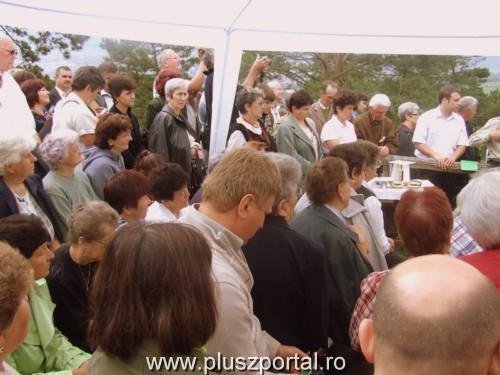 A pünkösdi ünnepek keretében, június 13-án hétfőn, 9 órától keresztúti ájtatosságot tartottak a Székely Kálvárián. Az eseményen pár száz zarándok vett részt. Tíz órától, pedig szentmise követte a Szejkefürdő szomszédságában levő Ugron család kápolnájánál,