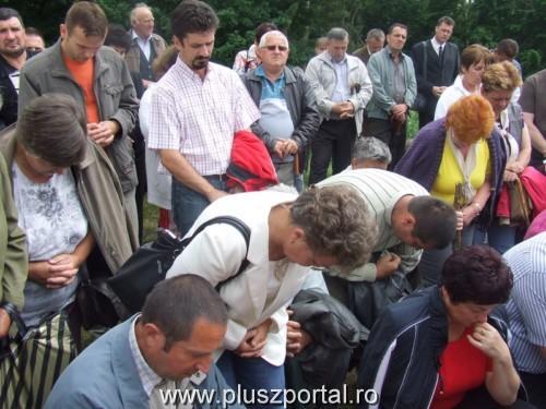 A pünkösdi ünnepek keretében, június 13-án hétfőn, 9 órától keresztúti ájtatosságot tartottak a Székely Kálvárián. Az eseményen pár száz zarándok vett részt. Tíz órától, pedig szentmise követte a Szejkefürdő szomszédságában levő Ugron család kápolnájánál,