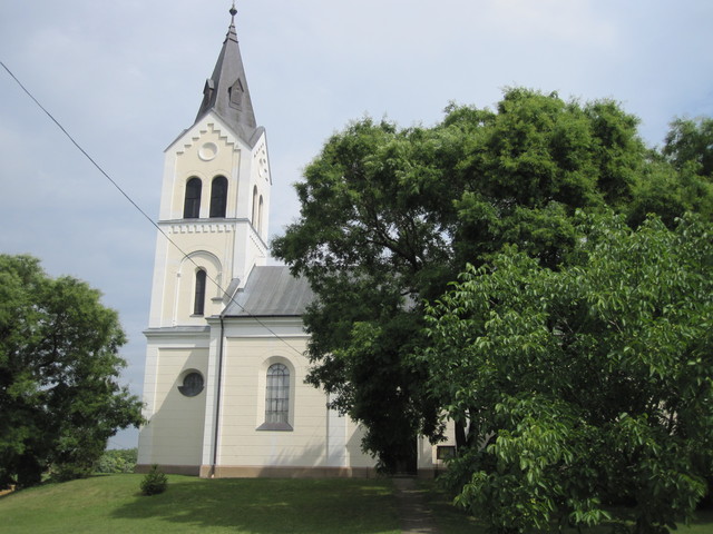 Szentkirály Ref.templom és környéke