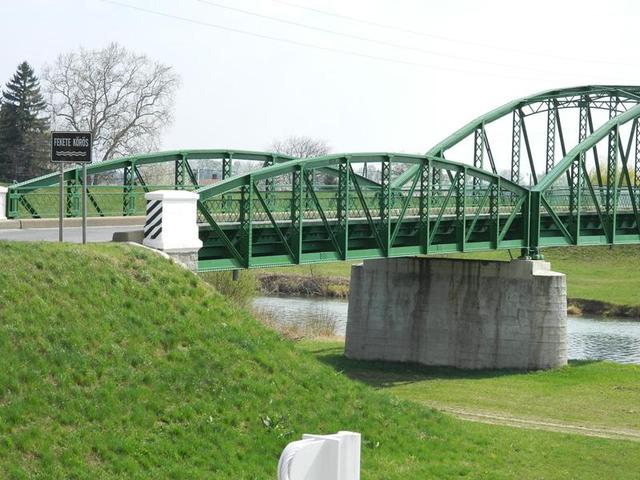 Körösök Völgye bringatúra - 2012. április - közúti híd a Fekete-Körösön