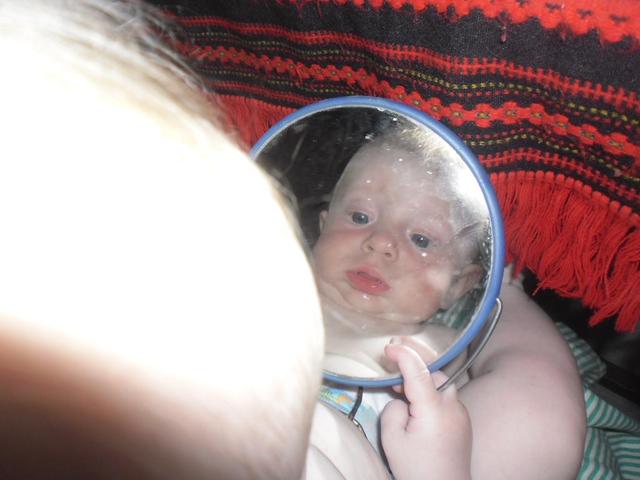 kisfiam:) - Ki ez a jóképű hapsi a tükörben?