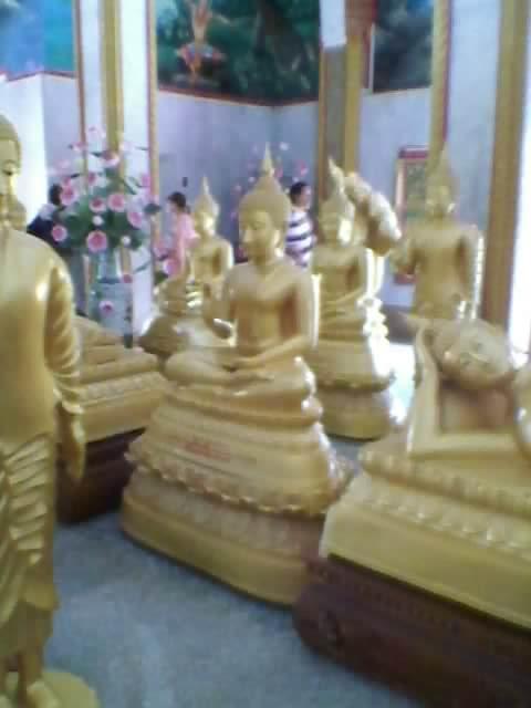 Thaiföld - Bangkok, 100 Budha szentélye, királyi palotakert