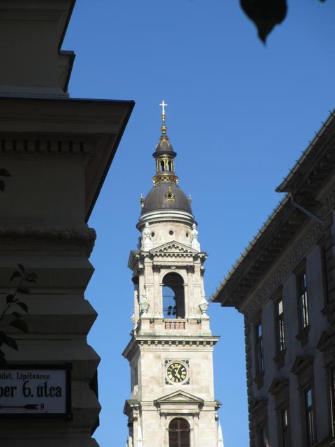 Budapest te csodás - Bazilika Bizánci hangulattal az Október 6. utca árnyékából