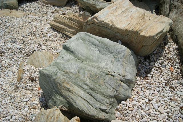 Hegyek-sziklák-kövek