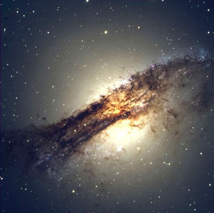 Univerzum - A Centaurus A (más néven NGC 5128, Arp 153, vagy Caldwell 77)